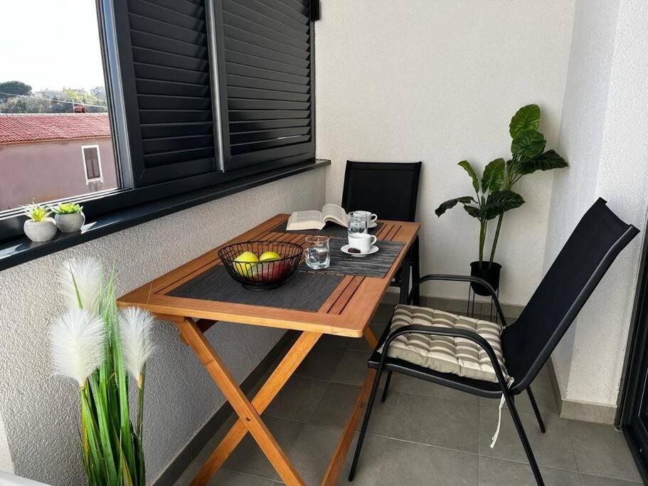 Art Apartment Monvidal Pula Exterior foto
