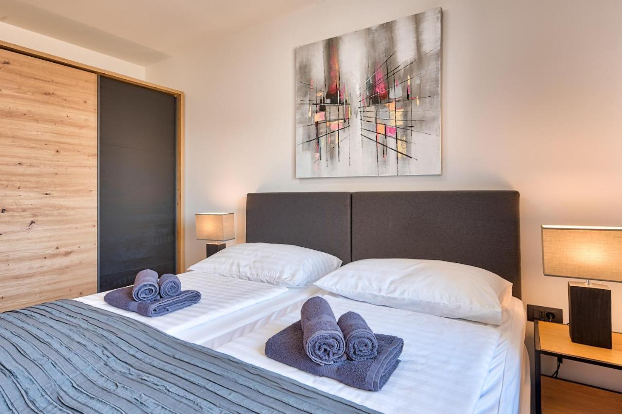 Art Apartment Monvidal Pula Exterior foto